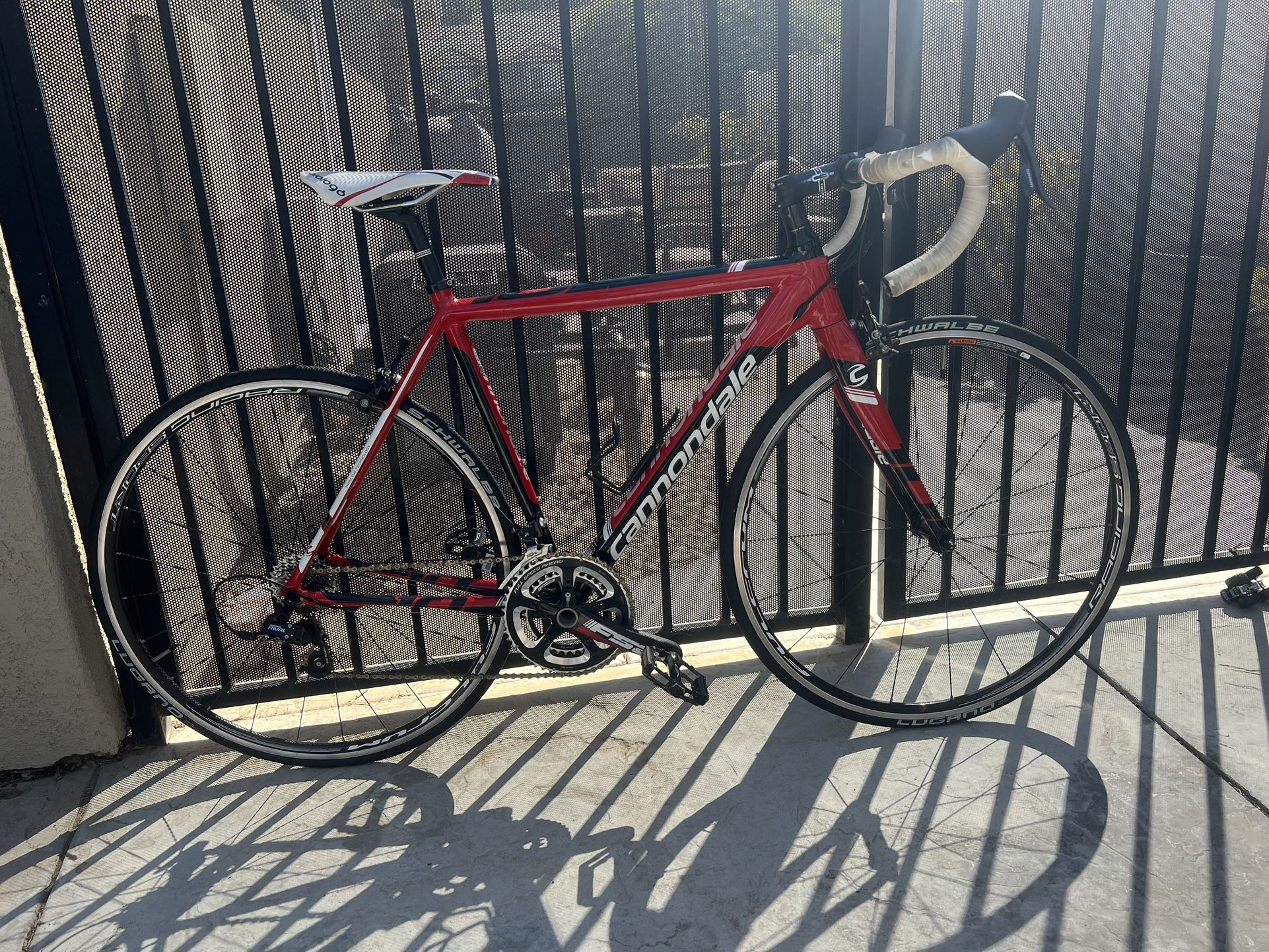 Race Bike - 2014 cannondale caad10 4 rival c red 52