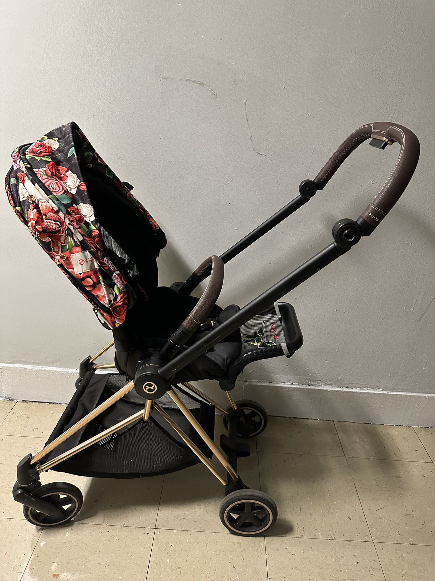 CYBEX STROLLER WITH CARSEAT AND FOOTMUFF