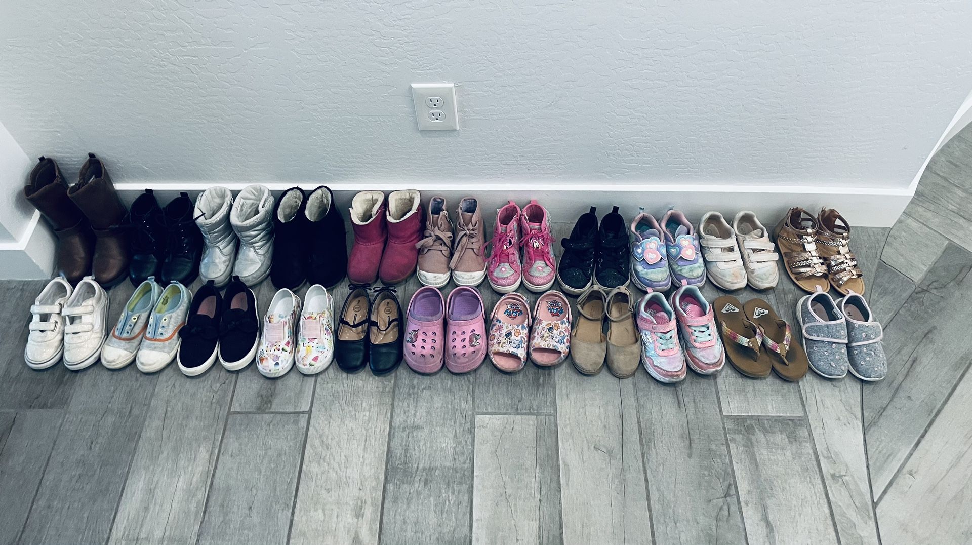 22 Pairs -Size 9T Boots/Shoes/Sandals
