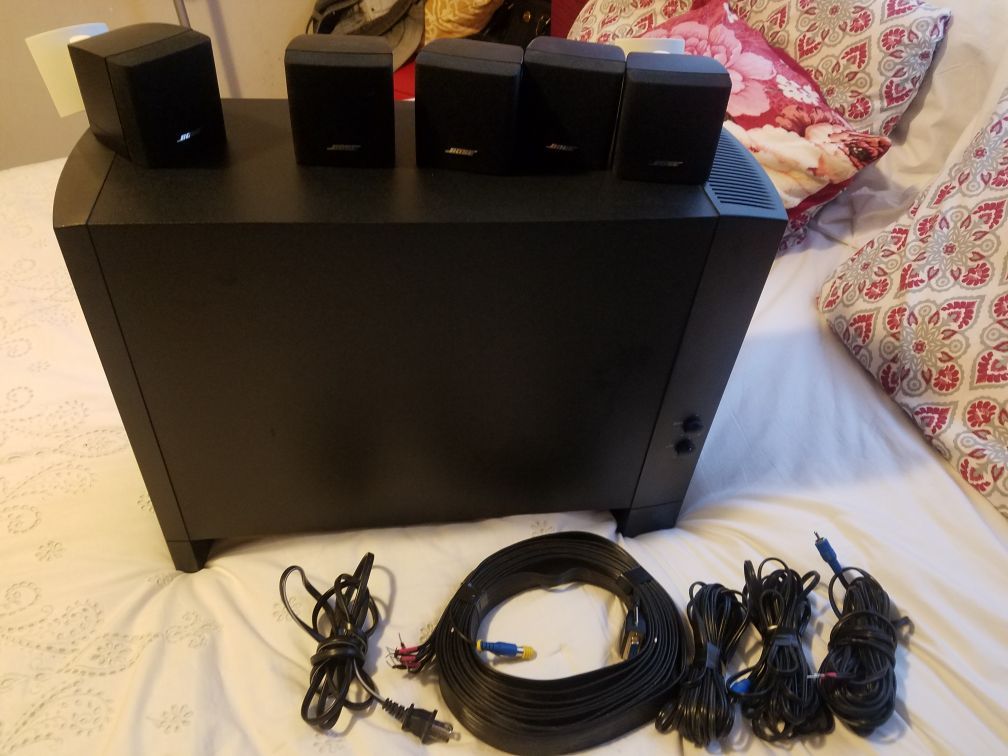 Vendo HOME theater BOSE en buenas con disiones