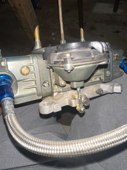 Holley 4150-style 4-barrel carburetor