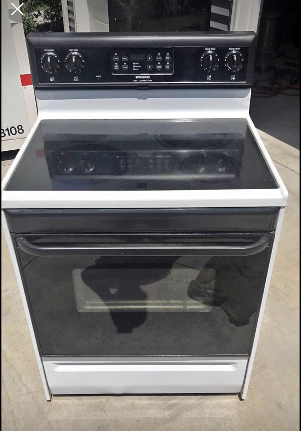Electric stove perfect condition like new