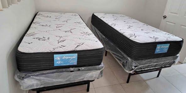Twin Regular Mattress New And Box Spring (precio No Incluye Metal Frame Y Es Solo Por Un Colchón )