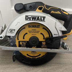 20V MAX Cordless Brushless 6-1/2 in. Sidewinder Style Circular Saw (Tool Only)