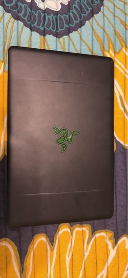 Razer Blade Stealth 12.5” Laptop – i7 / SSD / Touchscreen – Needs Charger
