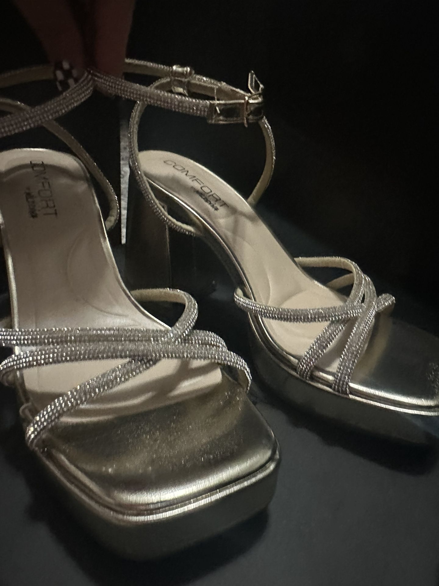 Gold Heels sz 8 Sparkly