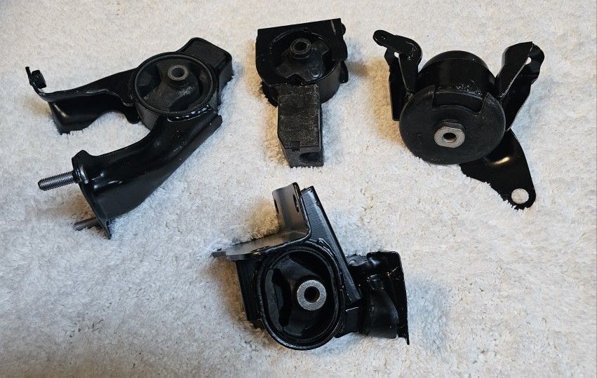 SCION ENGINE/TRANNY MOUNTS