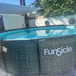 16’ Above Ground Pool! 