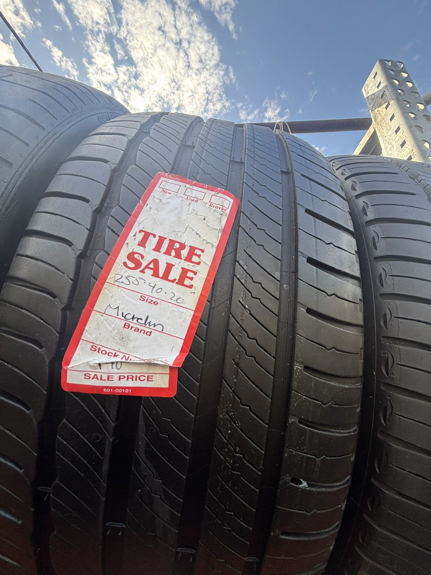 (2)255/40/22 Michelin 