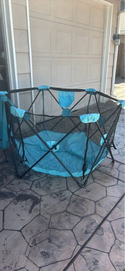 Regalo portable baby playpen