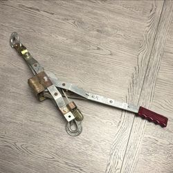 American Power Pull Industrial Hand Ratchet Winch with Cable and Red Handle