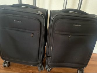 2 Ricardo suitcases