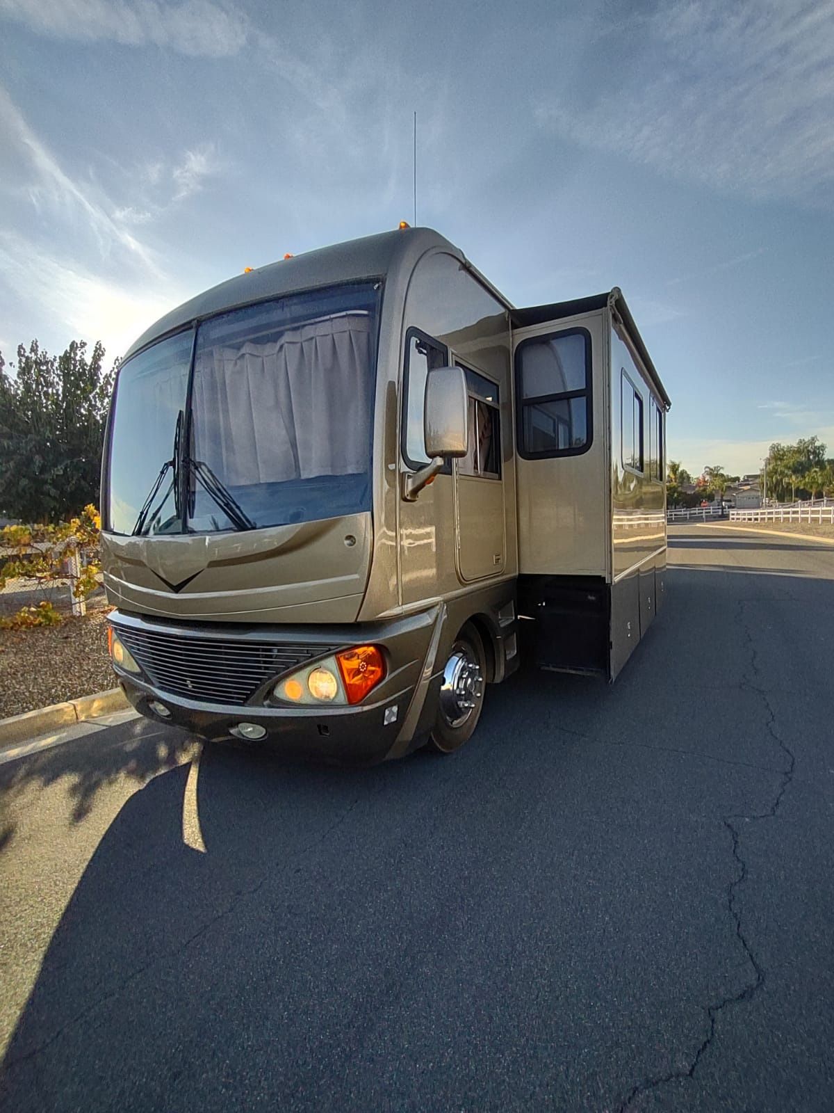 2005 Fleetwood Pace Arrow RV
