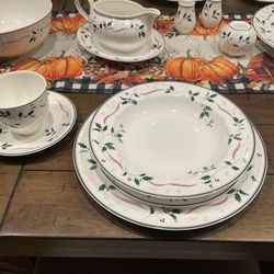 Mikasa Bone China Christopher Stuart’s Holiday Splendor Collection