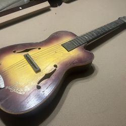 Eminee Vintage toy guitar