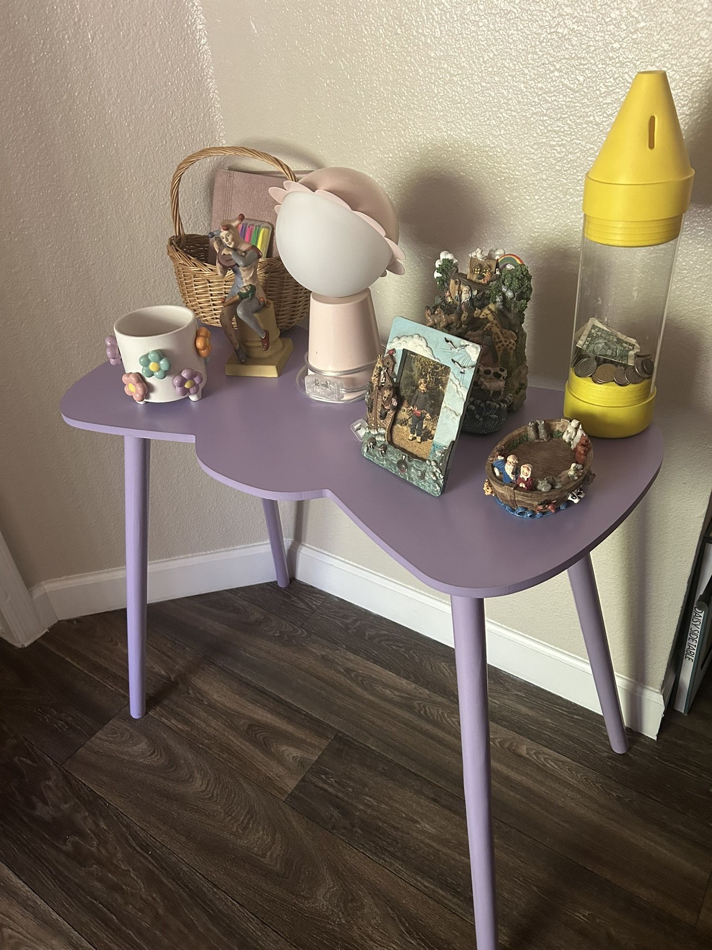PURPLE BOW TABLE