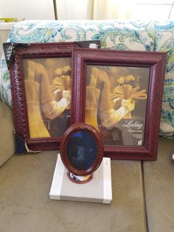  2- 11×14 Picture Frames  1- 5×7 Oval