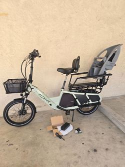 FOR SALE $1,150 *(OR BEST OFFER $?)* I HAVE A AVENTON ABOUND A.G. CARGO ELECTRIC E-BIKE. *(IN VERY GOOD/WORKING CONDITION)* READY TO RIDE! *(WITH BRAN