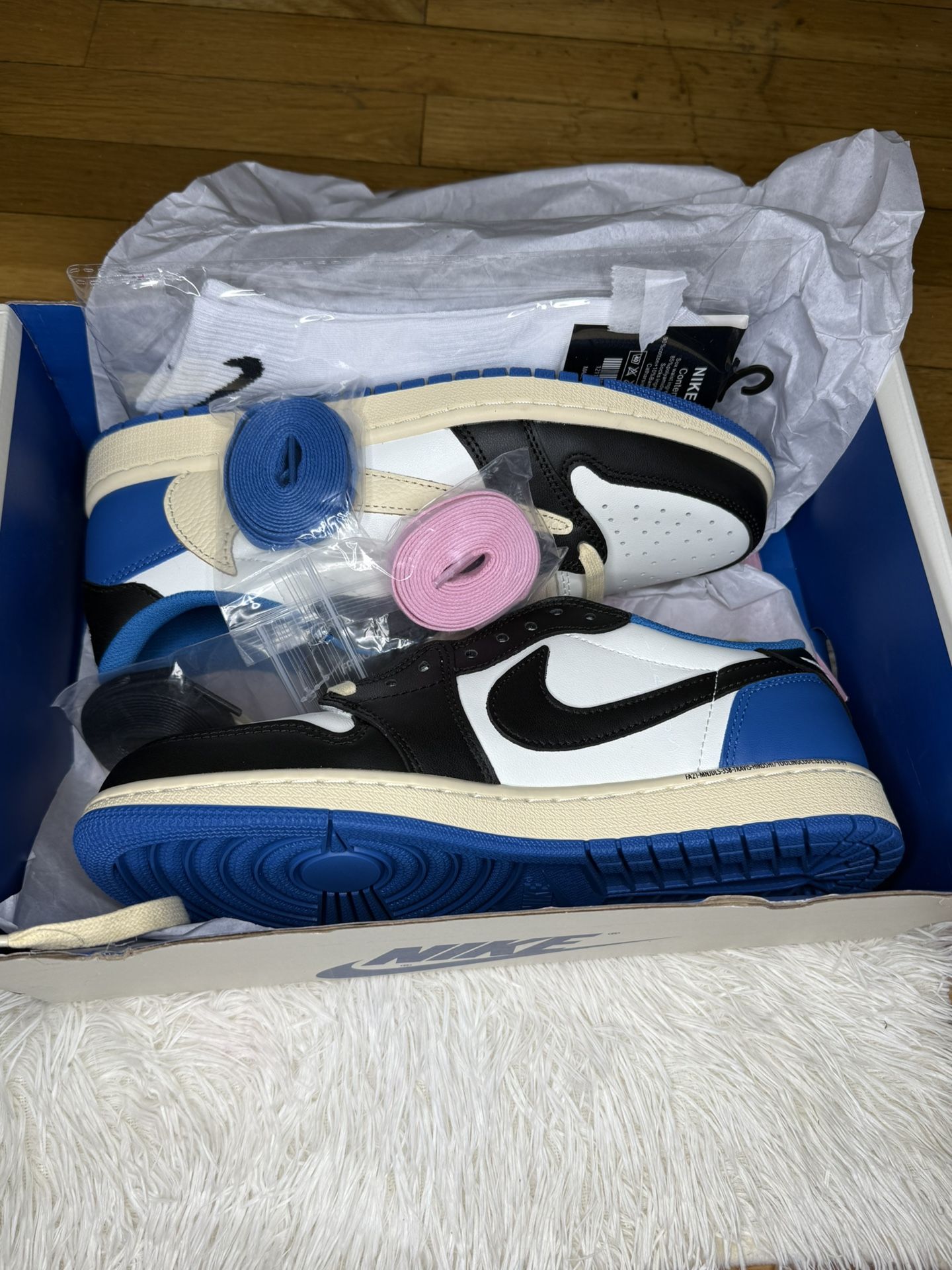 Fragment Design x Travis Scott x Air Jordan 1 Retro Low