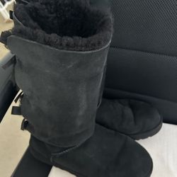 Womens Black UGGS With 3 Bows Size 8