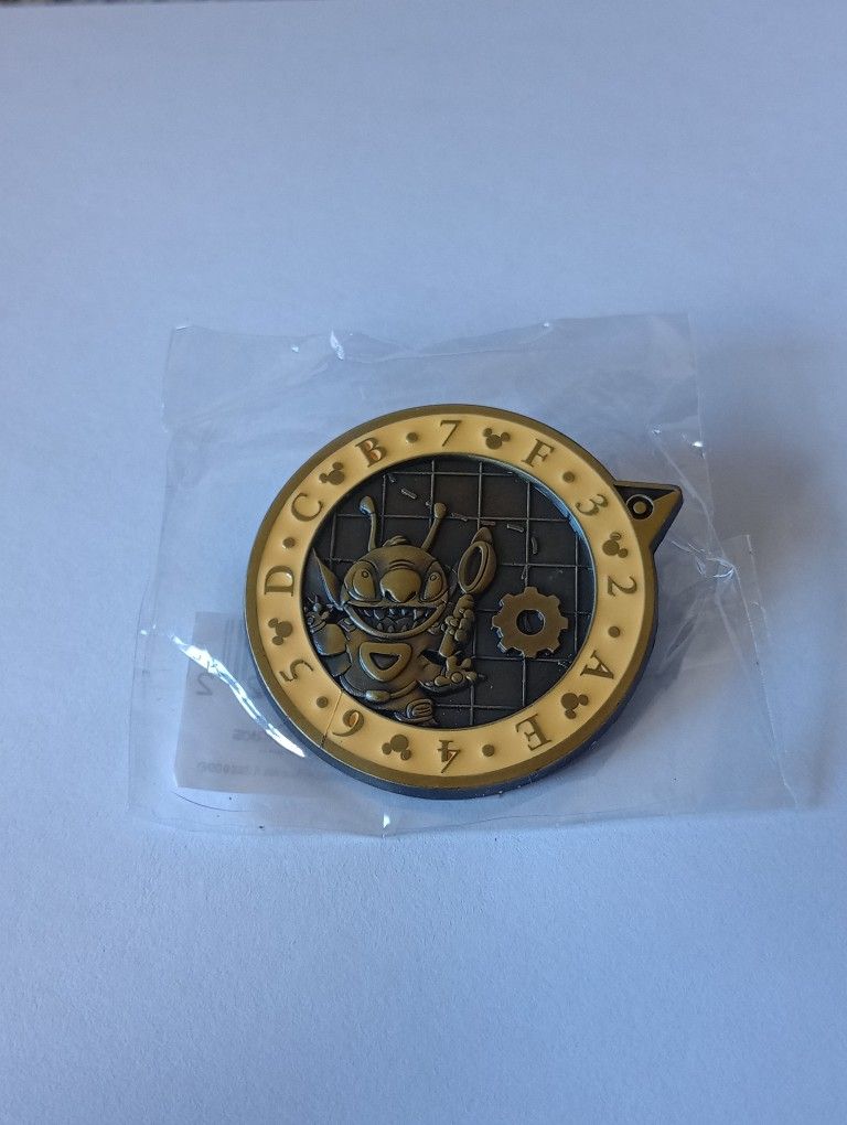 Disney Trading Pin WDW Pin Quest Clue Pin Stitch 2016 Scavenger Hunt