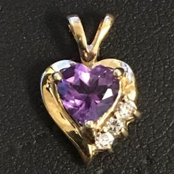 Gold heart pendant