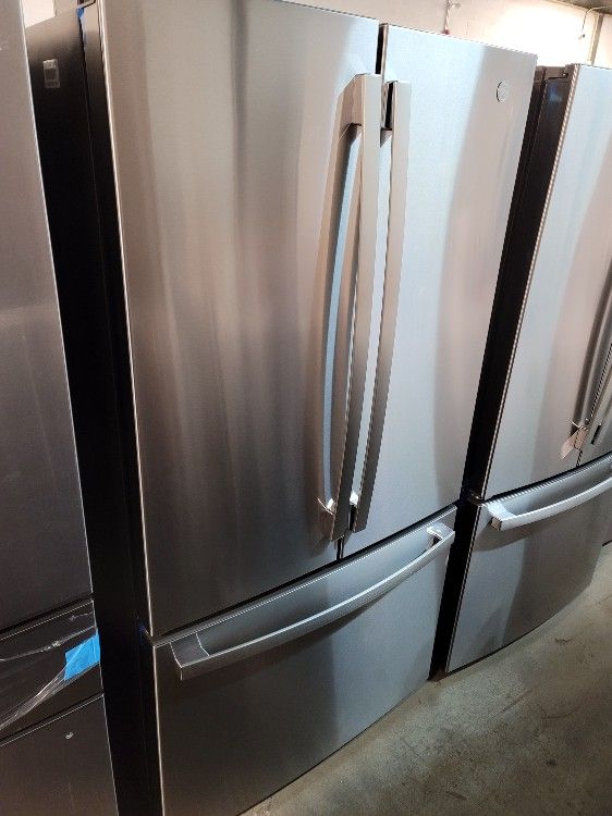 🚨 New GE - 27.0 Cu. Ft. French Door Refrigerator Internal Water Dispenser - SS GNE27JYMFS