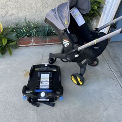 Great Donna stroller with base 