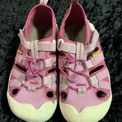 Keen Girls Size 2 Shoes - Worn Once Like New 