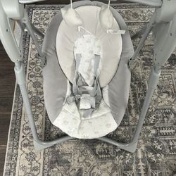 Graco Slim Spaces Swing 