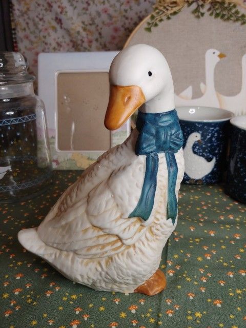 Vintage Ceramic duck Shelf Sitter White Blue Ribbon Decor country farmhouse