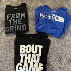 Nike Graphic T Lot