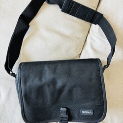Brand New Sigma Lens / Camera Bag 