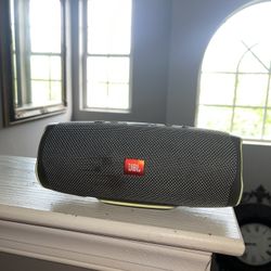 JBL CHARGE 4