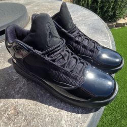 Air Jordan 11 Low Triple Black – 6.5Y