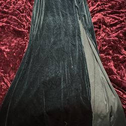 Fashion Nova Emerald Green Velvet Gown - Worn Once - Size small