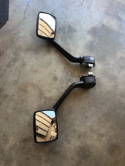 Kenworth T680 hood mirrors