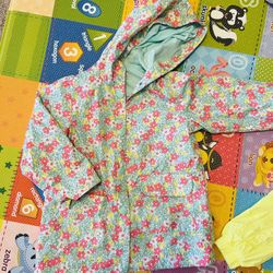 5-6t girl Rain Coat Like New