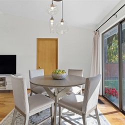 5 Piece Ding Table And Chairs