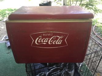 Vintage buvez ice chest