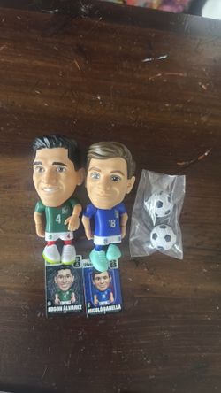 ZURU FIFA World Cup Soccer Figure Ballers Edson Alvarez Mexico Football --READ-- and Figura Coleccion Fifa Baller Nicolo Barella #18 Italia Azul