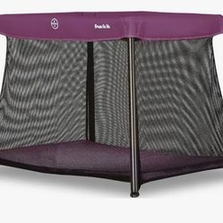 Dream on me portable sleeper/ Play space