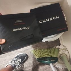 Amplifier And Stereo 