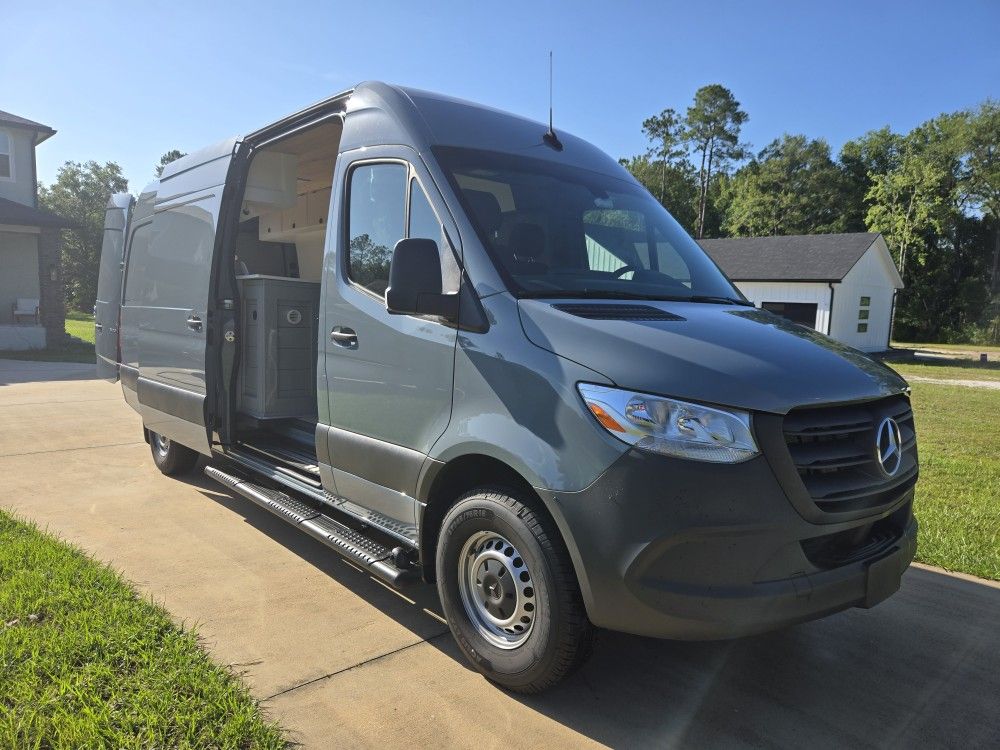 2023 SPRINTER CAMPER VAN