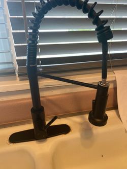 Matte Black Commercial Spring Pull-Down Kitchen Faucet, Single Handle