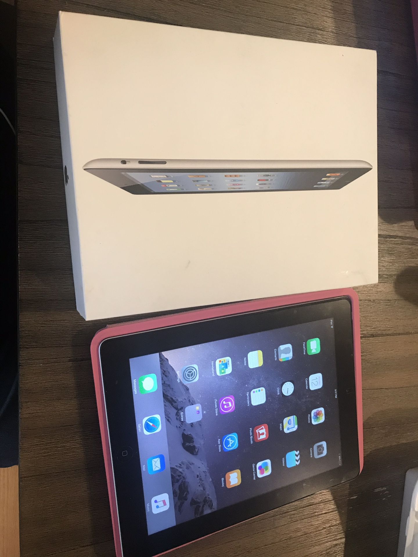 Apple IPad 3 MC706LL/A 32GB black.