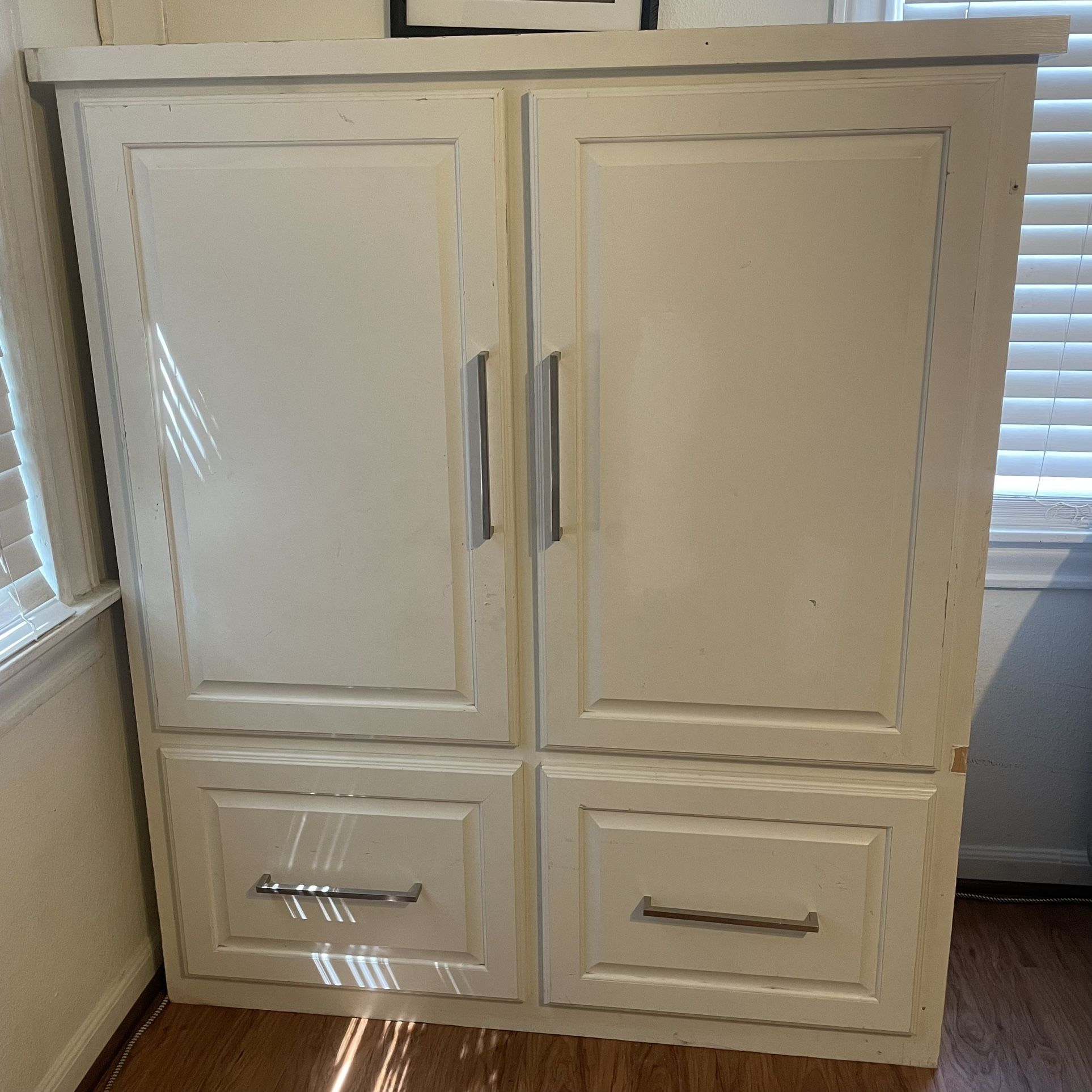 white dresser for Sale in Dallas, TX OfferUp