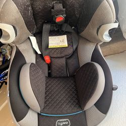 Car baby seat cloth needs to be washed 