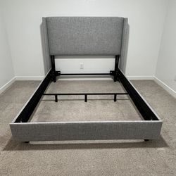 Upholstered Queen Bed