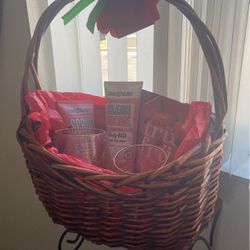 Gift Basket  Mother’s Day Is Coming 